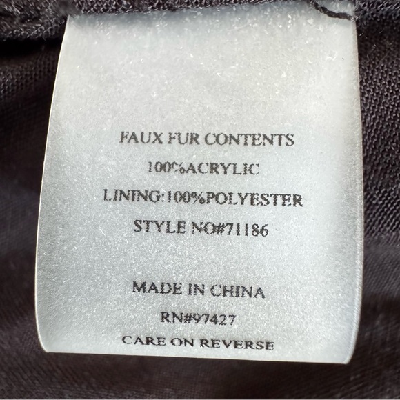 Dolce Cabo Faux Fur Vest, Small - Picture 8 of 10